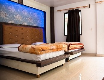 hut room raj resort rishikesh